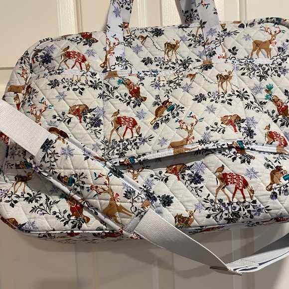 Vera Bradley Winter Reindeer Weekender Travel Bag NWT *See Description* - Picture 9 of 15